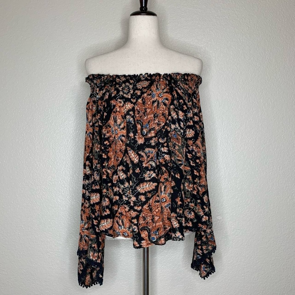 NWOT Abercrombie & Fitch Multicolor Off Shoulder Bell
Sleeves Top, Size Medium